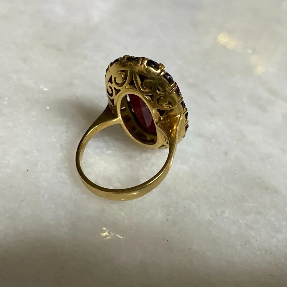 Heavy Antique 18K Yellow Gold Ring with Large Natural Garnet - Picture 10 of 12